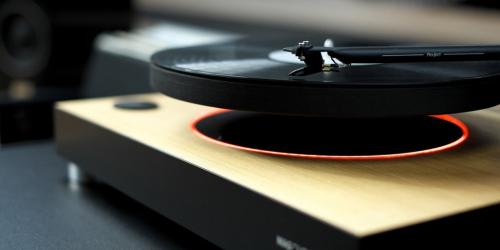 Bernostalgia Dengan Perkembangan Alat Pemutar Musik